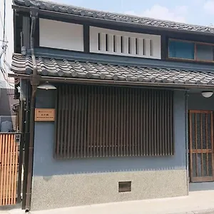 Hébergement de vacances 桃山ゲストハウス おかだ, Kyoto